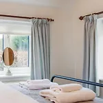 Picturesque Stone In The Heart Of North Yorkshire Village - Hideaway Nyaraló
