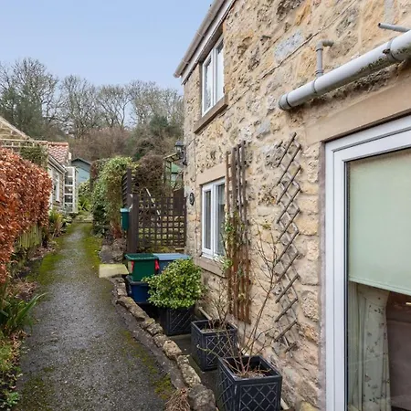 Nyaraló Picturesque Stone In The Heart Of North Yorkshire Village - Hideaway