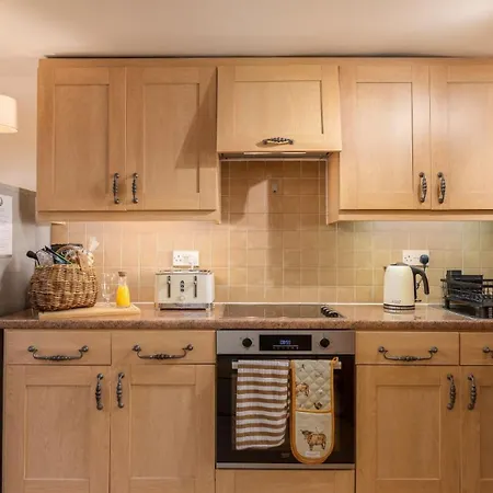 Picturesque Stone In The Heart Of North Yorkshire Village - Hideaway Hébergement de vacances York