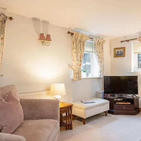 Hébergement de vacances Picturesque Stone In The Heart Of North Yorkshire Village - Hideaway *