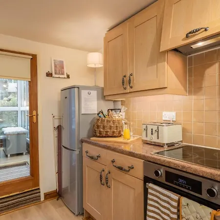 Picturesque Stone In The Heart Of North Yorkshire Village - Hideaway Hébergement de vacances *