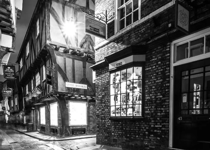 Picturesque Stone In The Heart Of North Yorkshire Village - Hideaway * York