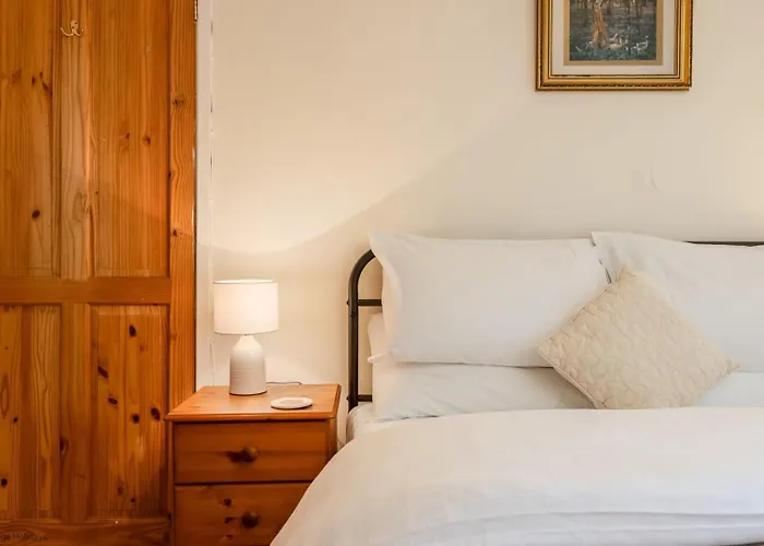 Picturesque Stone In The Heart Of North Yorkshire Village - Hideaway