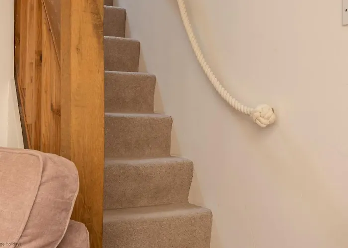 Picturesque Stone In The Heart Of North Yorkshire Village - Hideaway Ferienhaus