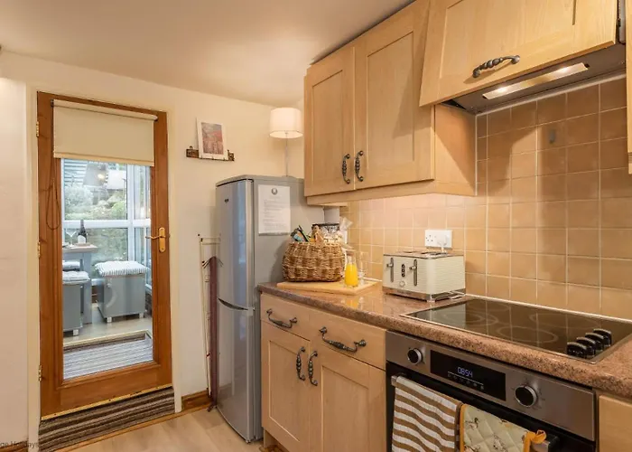 Picturesque Stone In The Heart Of North Yorkshire Village - Hideaway Ferienhaus *