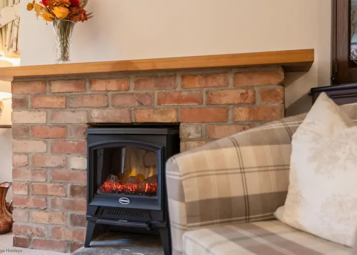 Picturesque Stone In The Heart Of North Yorkshire Village - Hideaway *