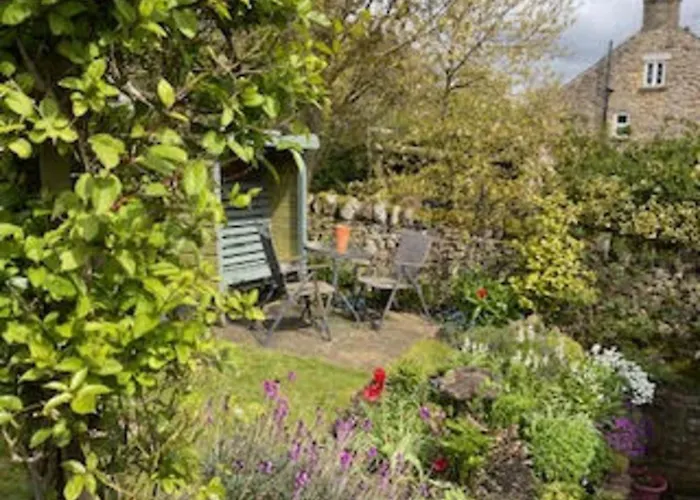 Picturesque Stone In The Heart Of North Yorkshire Village - Hideaway York