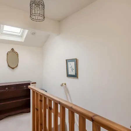 Holiday home Picturesque Stone In The Heart Of North Yorkshire Village - Hideaway *