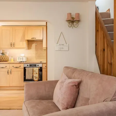 Picturesque Stone In The Heart Of North Yorkshire Village - Hideaway * York