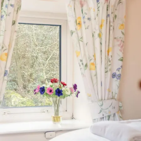 Picturesque Stone In The Heart Of North Yorkshire Village - Hideaway Holiday home York
