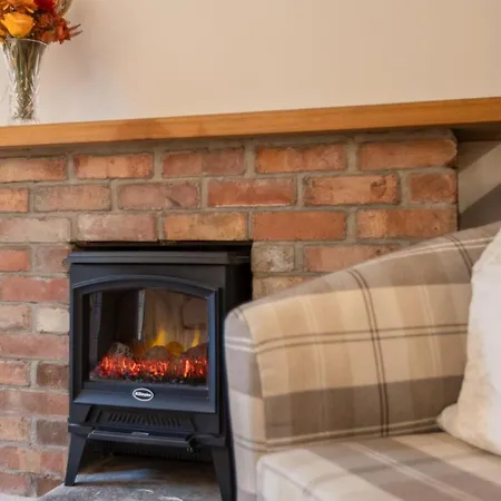 Picturesque Stone In The Heart Of North Yorkshire Village - Hideaway *